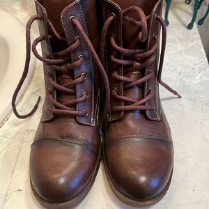 Women’s leather boots